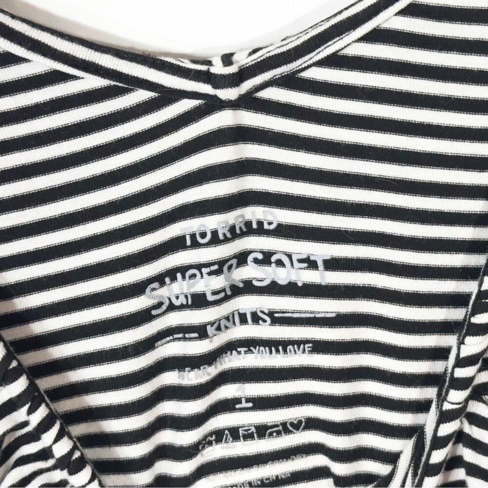 Torrid Tank Top Super Soft V Neck Ruffle Black White Striped Sz 14 - Picture 5 of 10